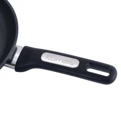 Patelnia 20cm solidna z powłoką 