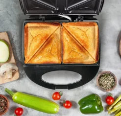 Solidny opiekacz toster do tostów kanapek 800W